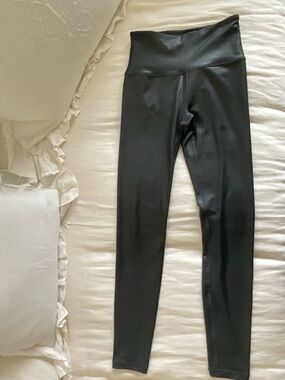 Athleta High-Waist Black Shiny Leggings/Workout Pants